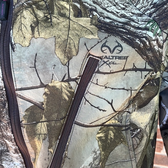 Realtree Camo Jacket - Picture 2 of 8